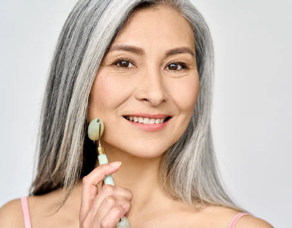 Jika kamu menginginkan kulit glowing, kenyal, dan lebih muda secara alami tanpa efek samping berat, injeksi Juvelook di Klinik dr. Khé & Co bisa menjadi pilihan terbaik.